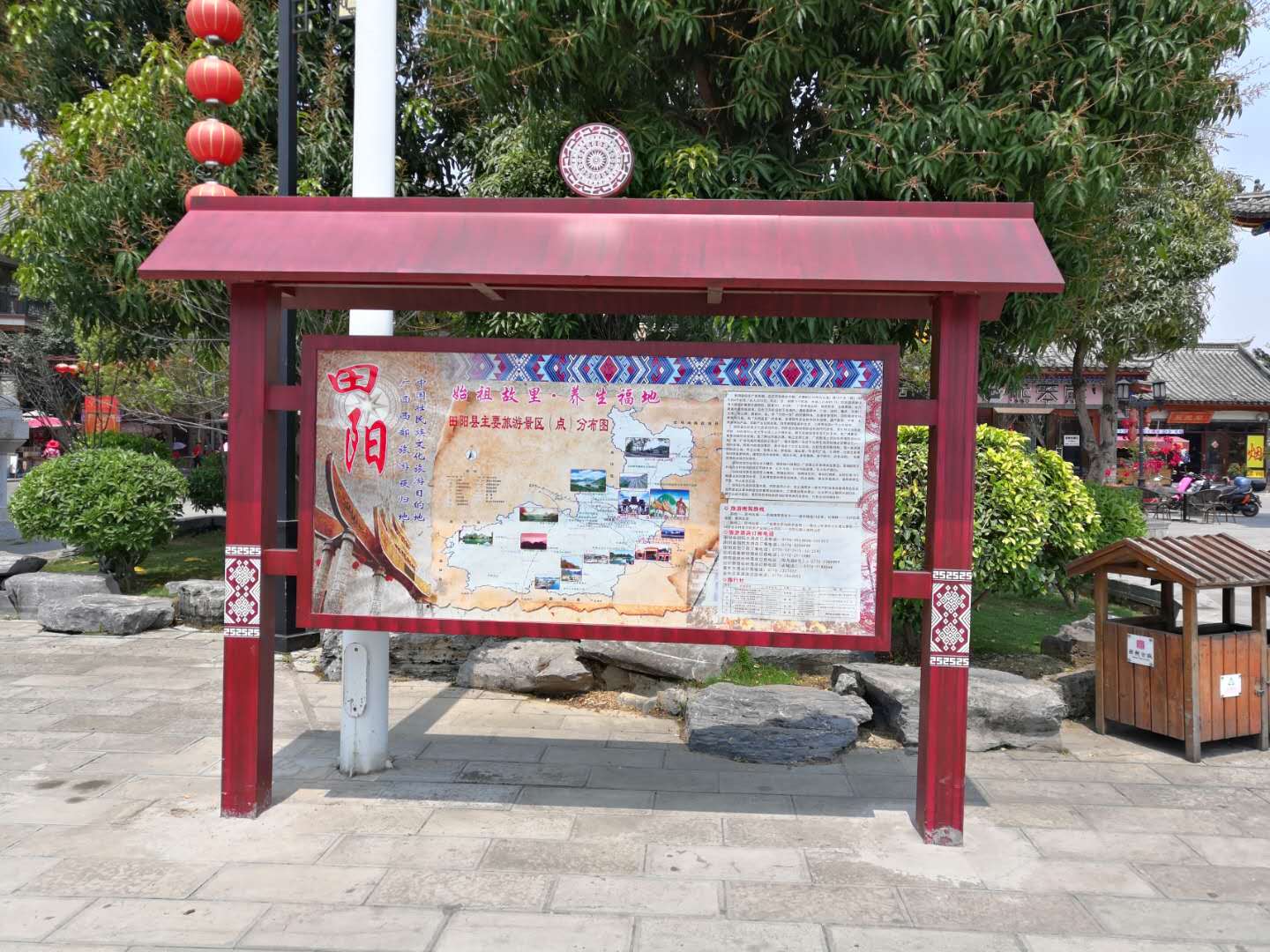 不銹鋼宣傳欄的結(jié)構(gòu)和作用——【巨匠標(biāo)識(shí)，標(biāo)識(shí)制作廠家】